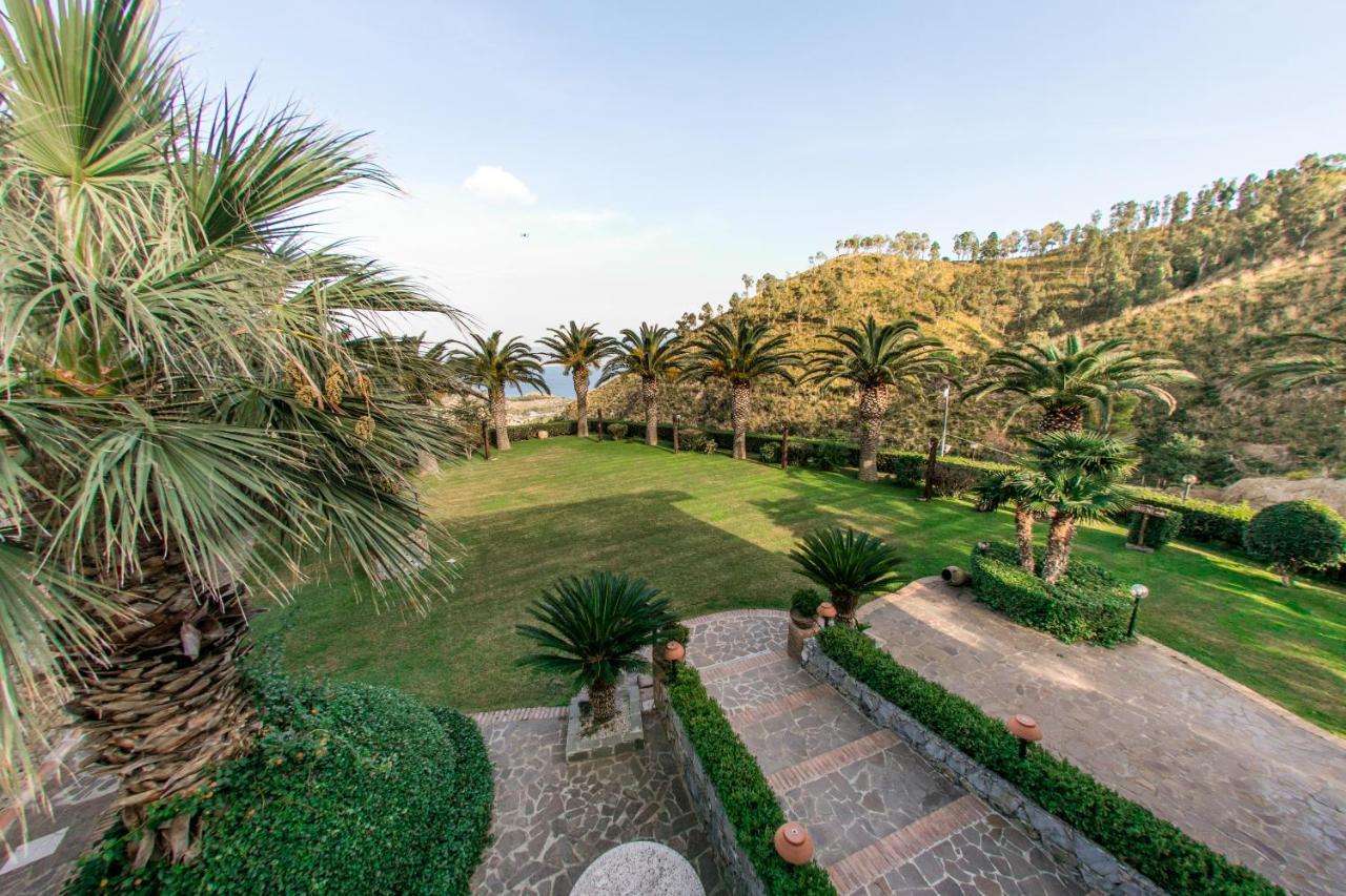 B & B Le Casette Sull'Albero Di Villa Alba 墨西拿 外观 照片
