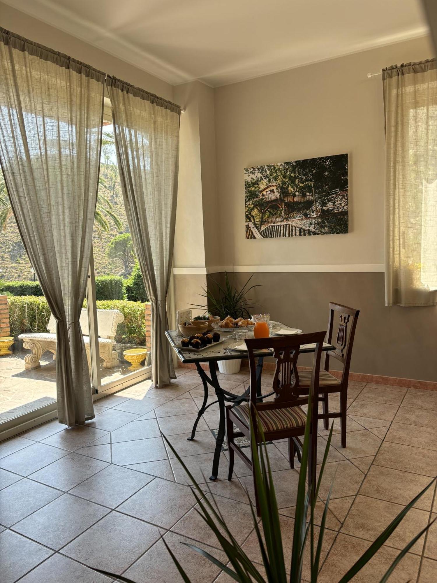 B & B Le Casette Sull'Albero Di Villa Alba 墨西拿 外观 照片